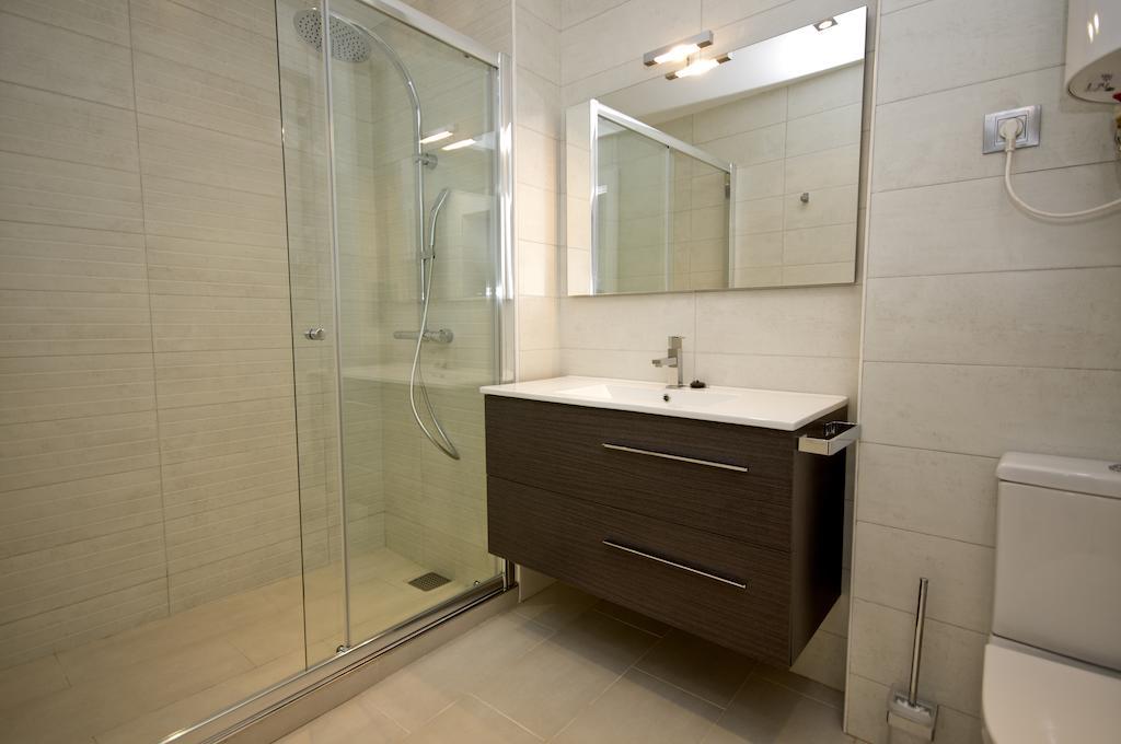 Inmosantos Oasis E3 Apartman Roses Szoba fotó